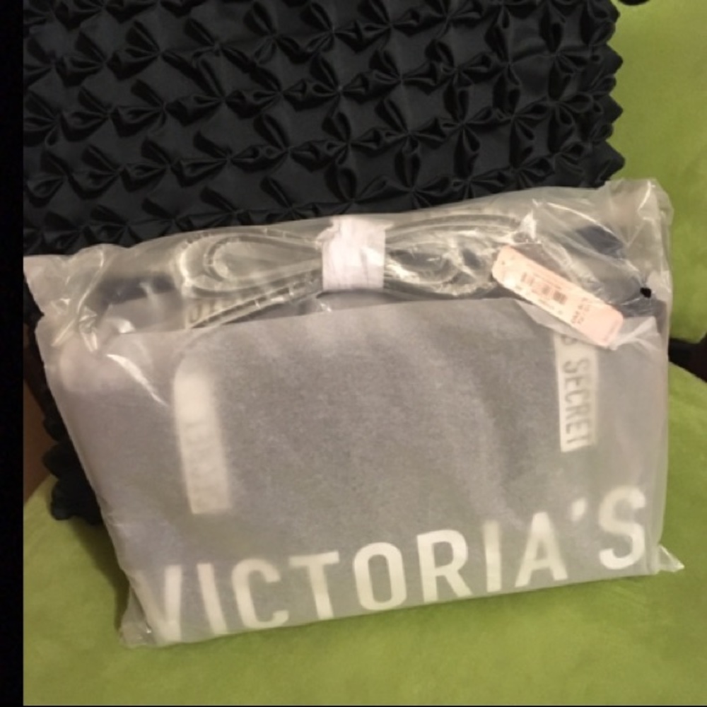 Victoria’s Secret Tote - Picture 3 of 3